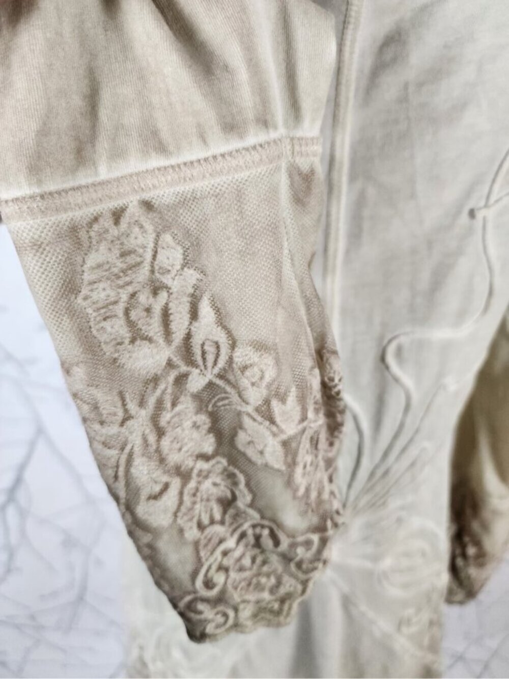 Gretty Zeuger Beige Wash Textured Floral Embroidered V-Neck Tunic - Picture 7 of 9
